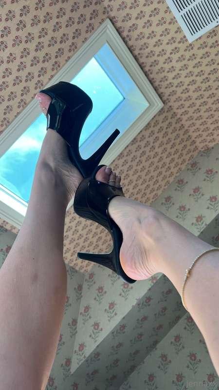 are heels a turn on?