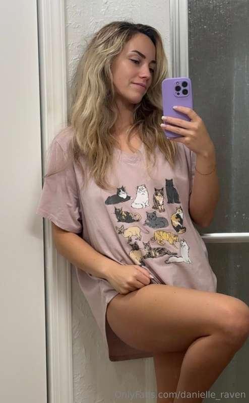 Did somebody order a 5’5” hazel eyed, book reading, cat lady..