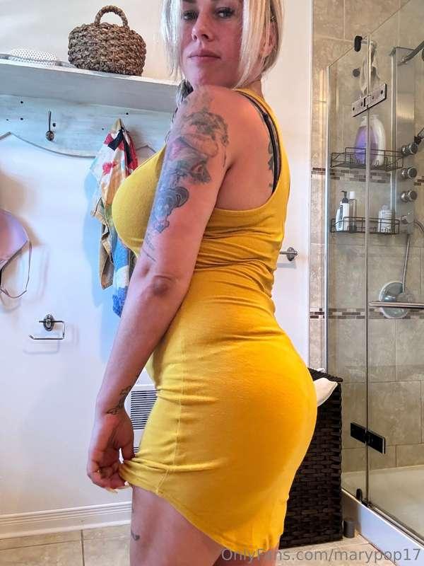 Est-ce que le jaune me va bien?? 😌   Oubliez pas d’aller vou..