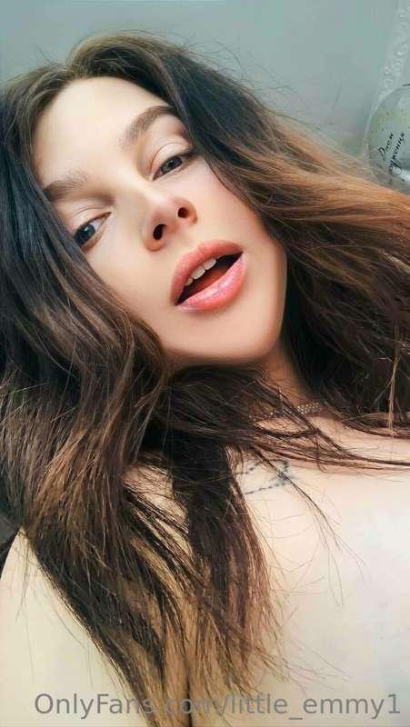 My mouth is so sexy. What do you want to do with it?😍