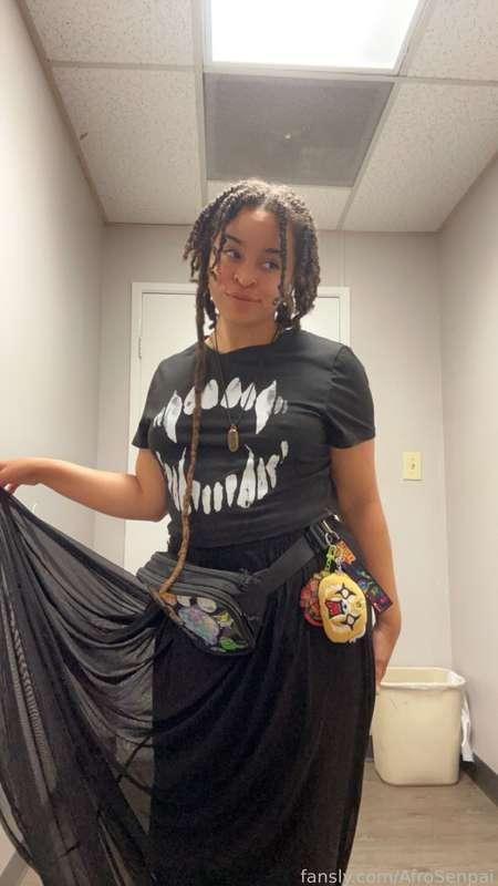 It has been a shitty week (for me), still I try to stay as positive as possible. I’m definitely excited it’s finally FUGGIN Friday 😩💕

Plus my outfit is cute af 😝✨

#fyp #cutie #smile #happysenpai #naturalhair #bisexual #multiracial #flash #seminude #ass #jiggle #smallboobs #petite #bubblebutt #braids 