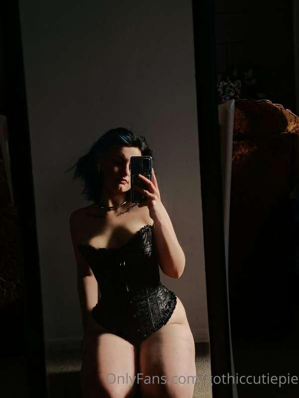 gothiccutiepie image #7