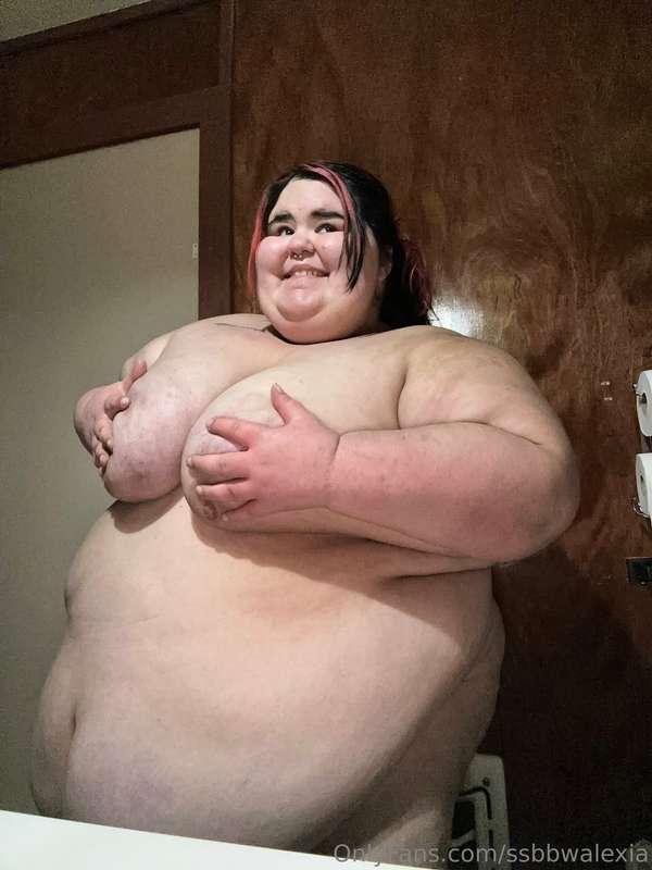 I need someone to come over and worship EVERY inch of my bod..