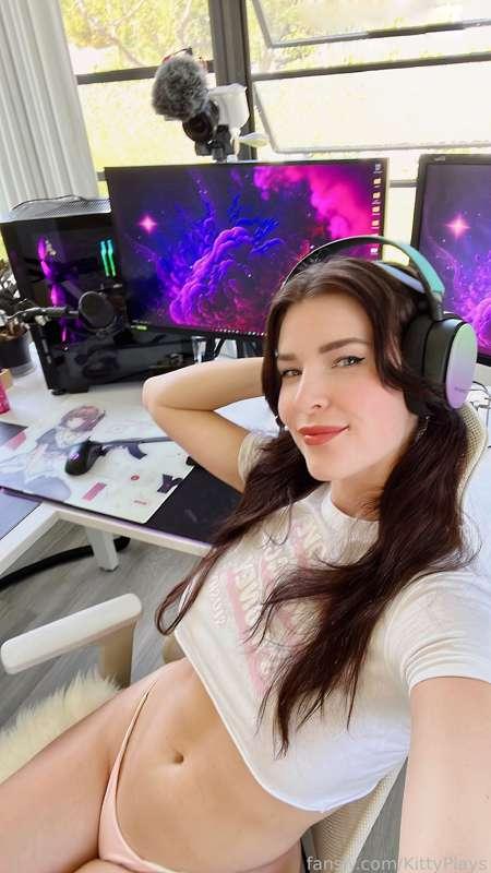 kittyplays image #1