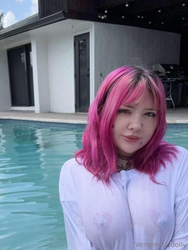 You have 5 seconds to join me in the pool 😈