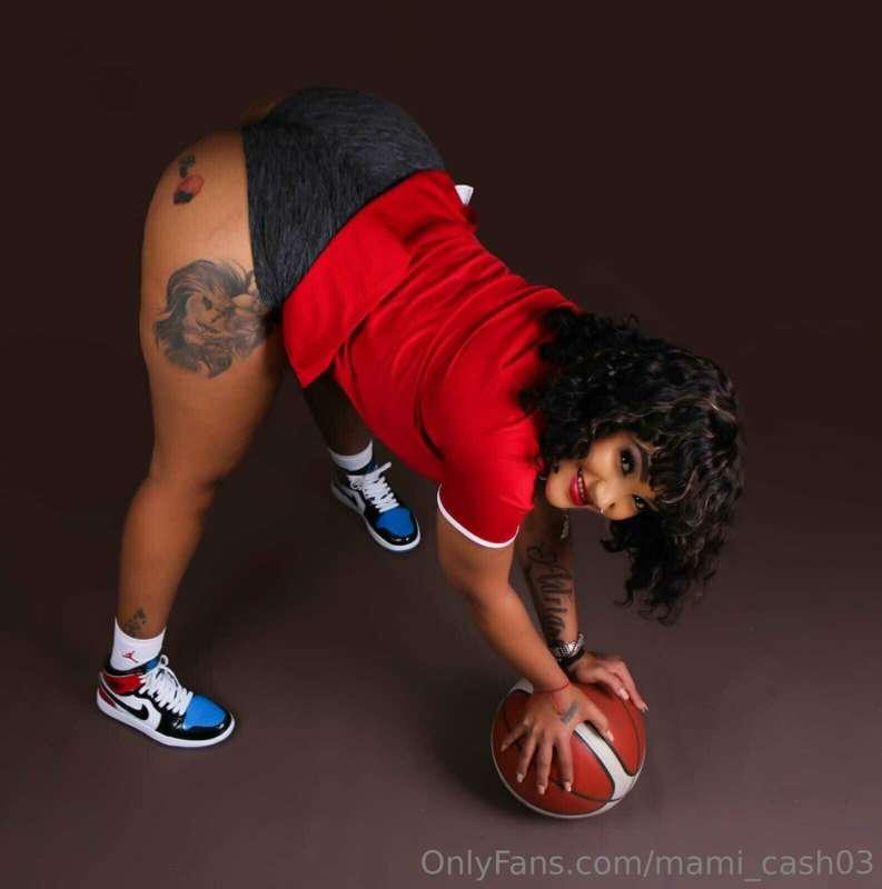 Let's play love??? 🏀🏀