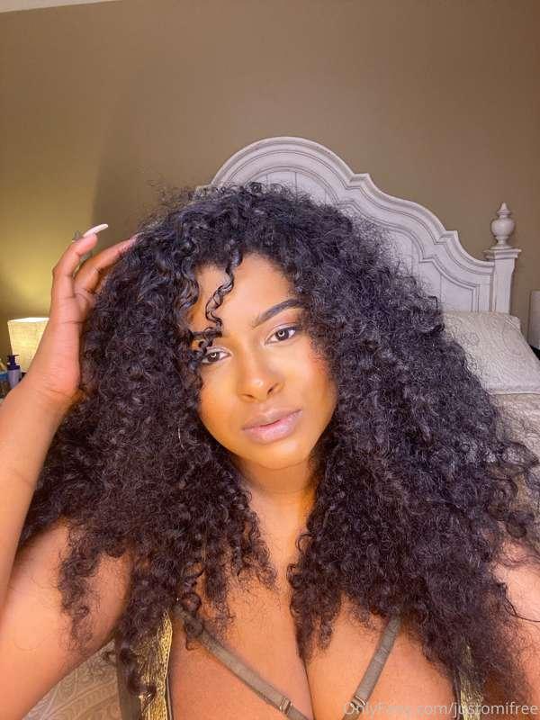 Would you paint my face? 👀 @justomi