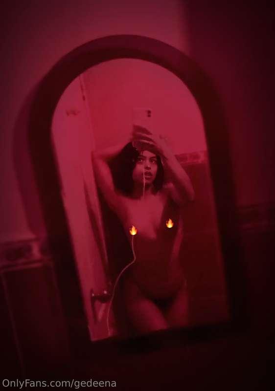 I'm as hot as those fires on my nipples🔥🥵