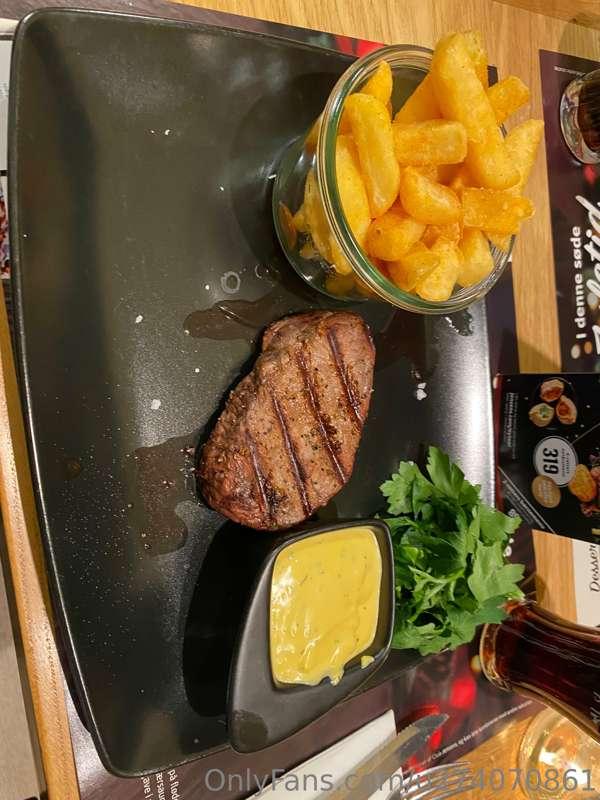 mirahansen2000 image #0