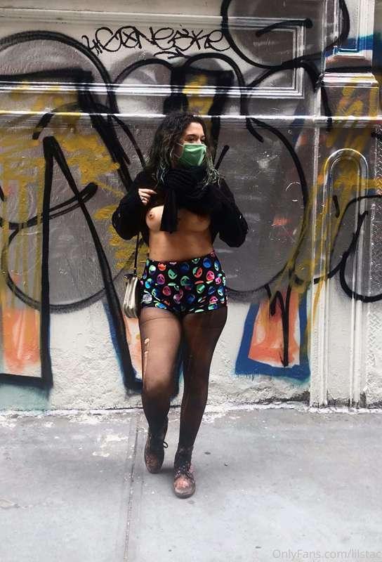 @fairyoftheforest travels all over the country 🗺 fucking her..