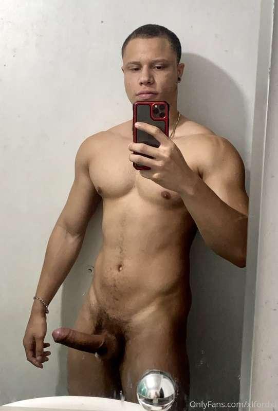 I’m very horny. 🥵