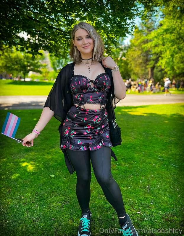Happy Pride Everybody 🏳️‍⚧️ Traveled to meet a friend today ..