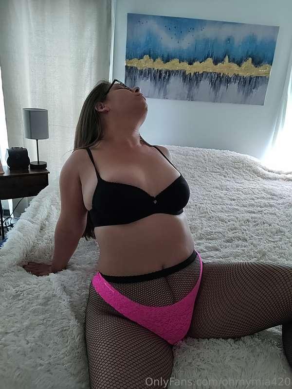 Do you like my pink panties 😏