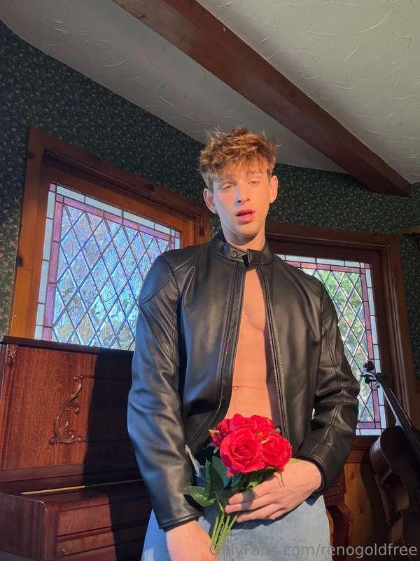 Who wants a date night with yours truly 🌹