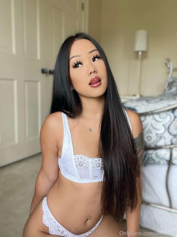 Experience more than just my OF ❤️
http://allmylink.com/alyv..