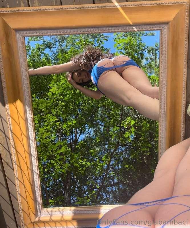 And then I sat on the mirror and I fingered myself 👀