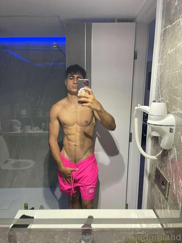 Te gusta mi nuevo mohicano?⬇️  Hmmmm quieres ver más?😳  Con ..