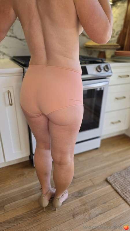 The hubs discovered Skims lingerie and panties!! Super comfy..