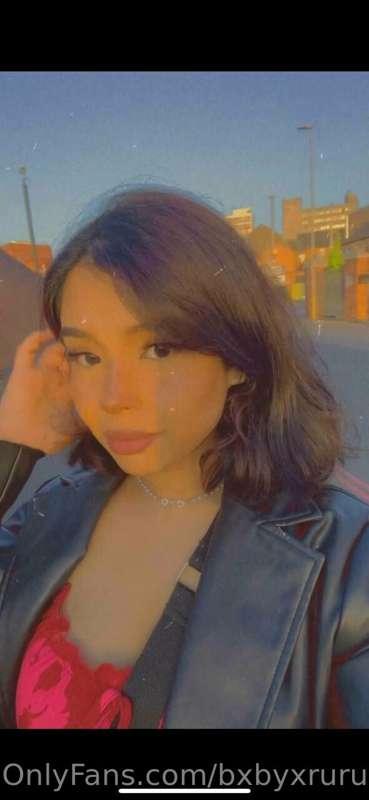 I don't know why @bxbyxruru is so fucking hot, just saying h..