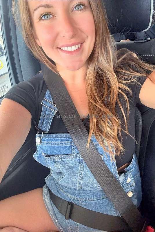 Beach bound for my birthday week 🩵🎉🎁Help me celebrate 🎊 💋🥰