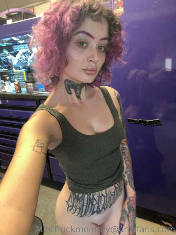 No panties 👩🏻‍🔧💜