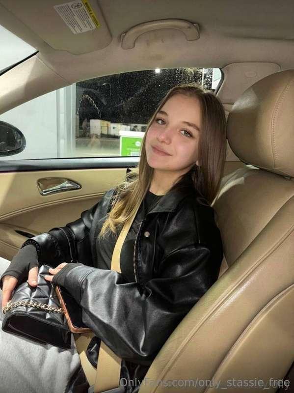 Real enchantress @kittylolly is the goddess of exclusive con..