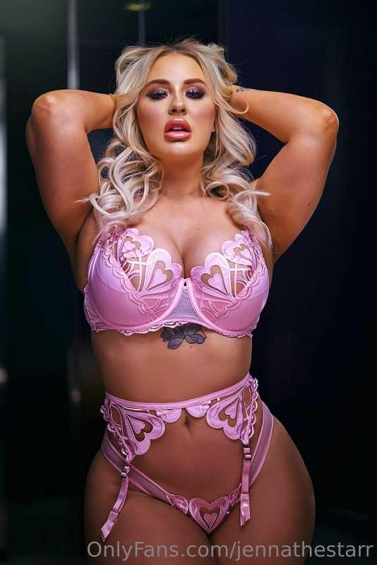 Its Slutty Saturday baby! Im feeling so horny, come join me ..