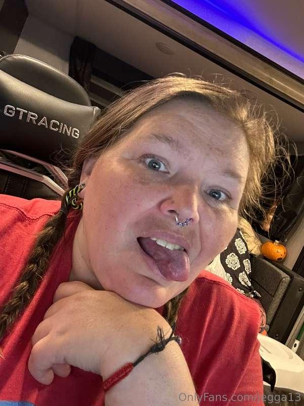 Just some random pics of me love ya'll the next to last one ..