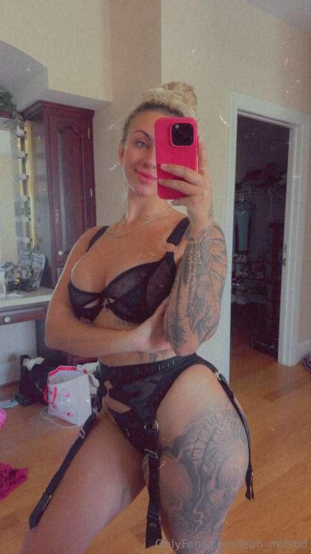Wanna see what I’d do to you if we were alone? A little tip ..