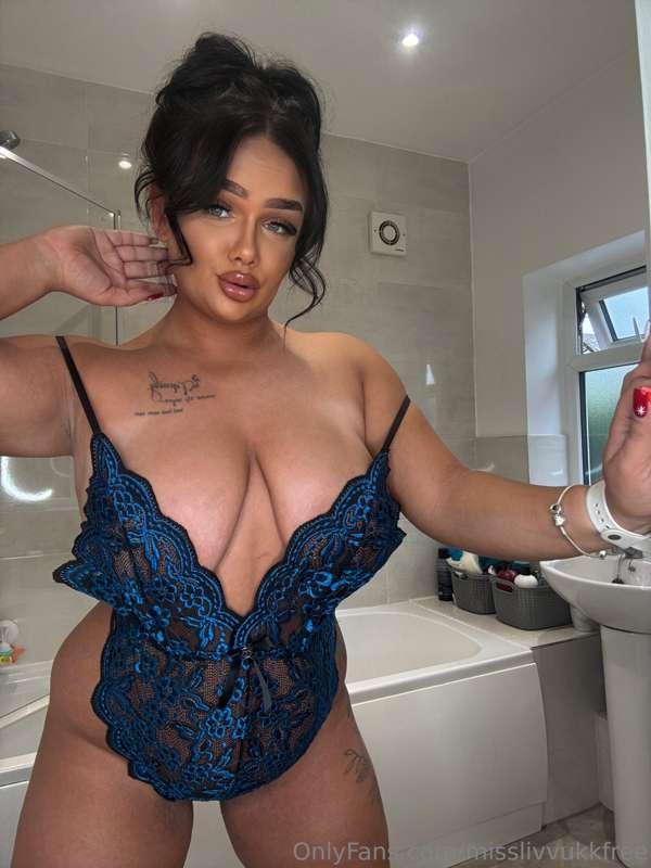 Undress me over on @Misslivvukk i dare you.. 😉