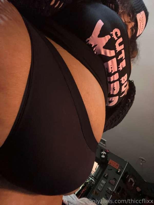 thiccflixx image #3