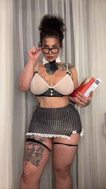 This class? It is about pleasing your Queen. Your job? Liste..