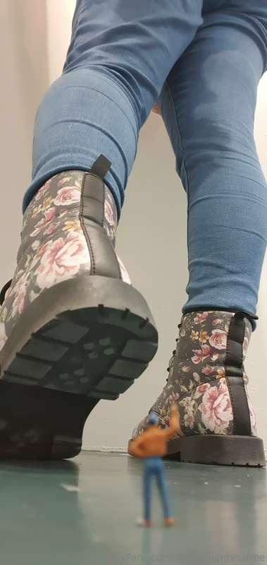 It's a dangerous living with a Giantess