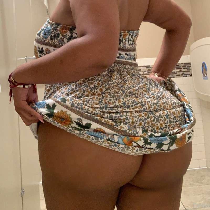 Public bathroom booty shot 🤫🤪