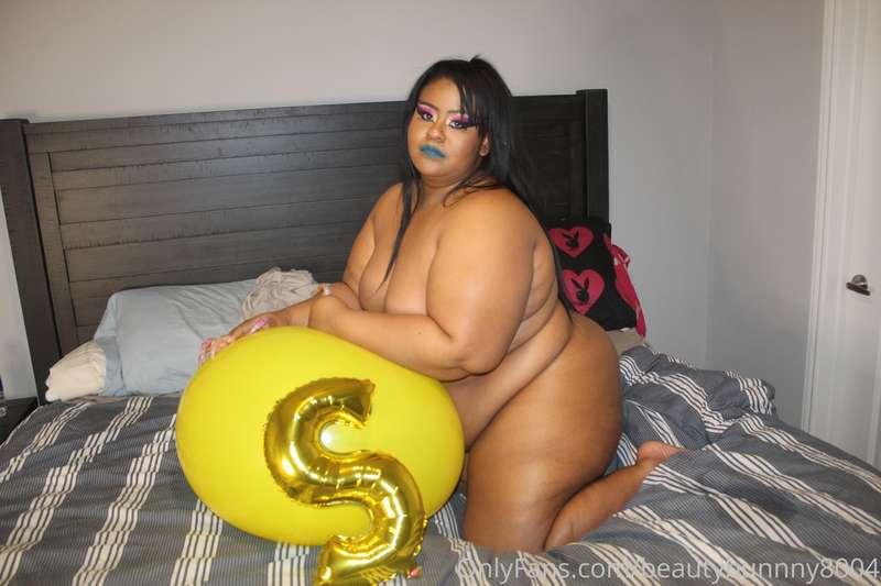 NUDE BALLOON FETISH PHOTOS