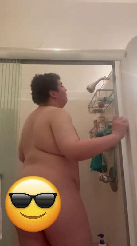 Kit is back, shower time!