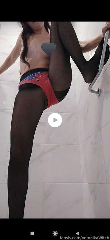 Ready to pee on you!💦

#pee #peeing #piss #peefetish #peeingfetish #pissfetish #wettingpanties #pissing #wetpants #goldenshower #pantyhose  #wetpantyhose #longhair #greneyes #darkhair #brunette #slim #petite #skinny #watersports