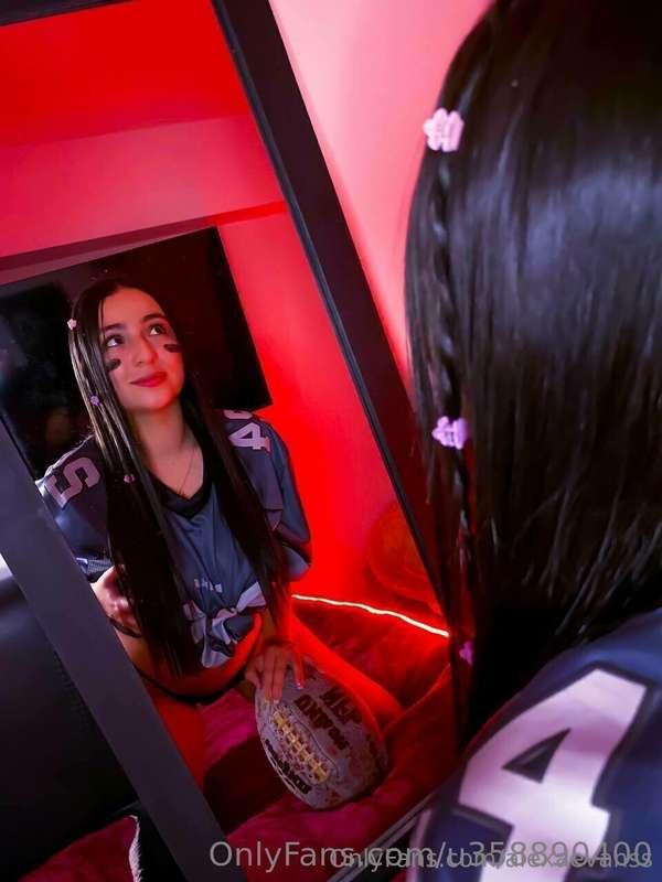 alexaevanss image #0
