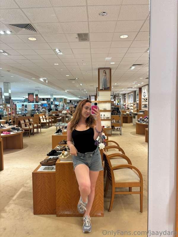 Doing some shopping🛍️💰
