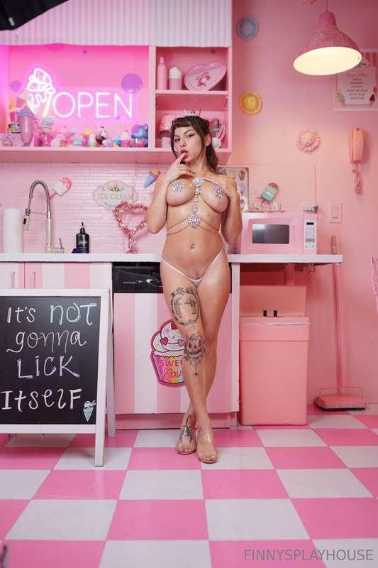 Where are my PAWG lovers at? Dakota Quinn BUILT DIFFERENT!!!..