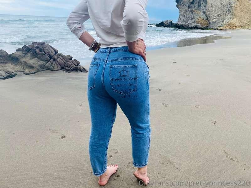 Hi bby, ideas for videos on the beach, with or without a par..