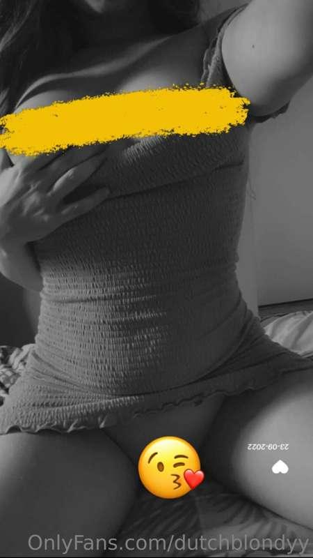 Wanna see it without the stickers babe? 👀
Send me $3 tip and..