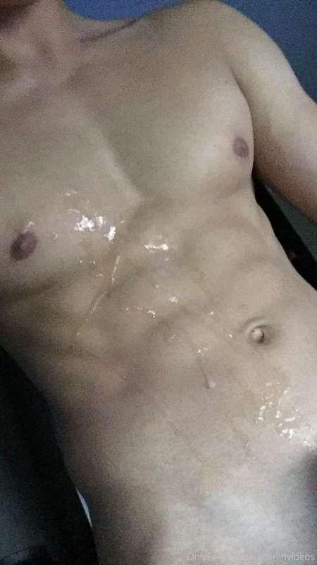 who wants to lick the cum off my abs?