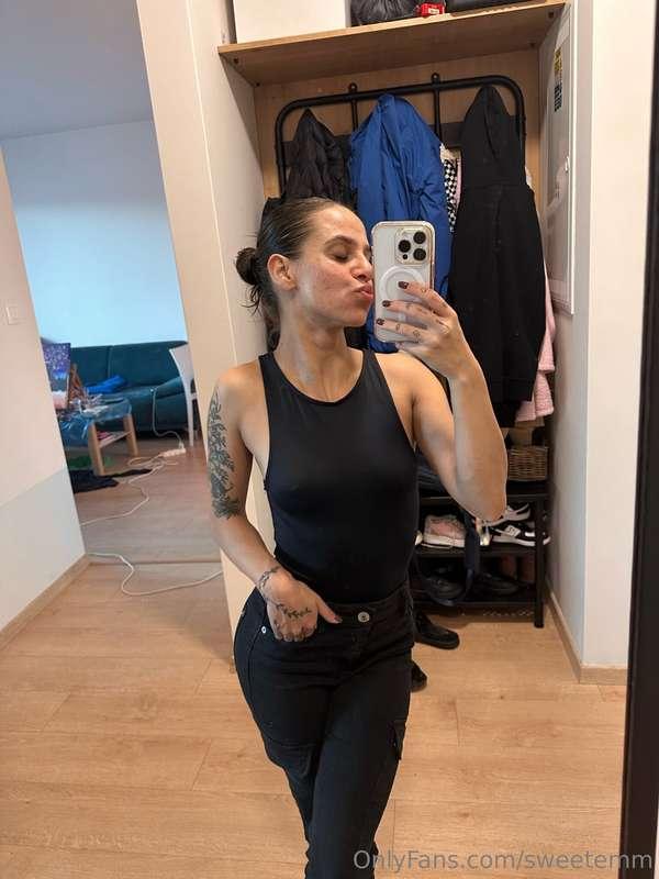 Černá barva je sexy😈 Nebo by mi radši slušela bílá? 😍😘