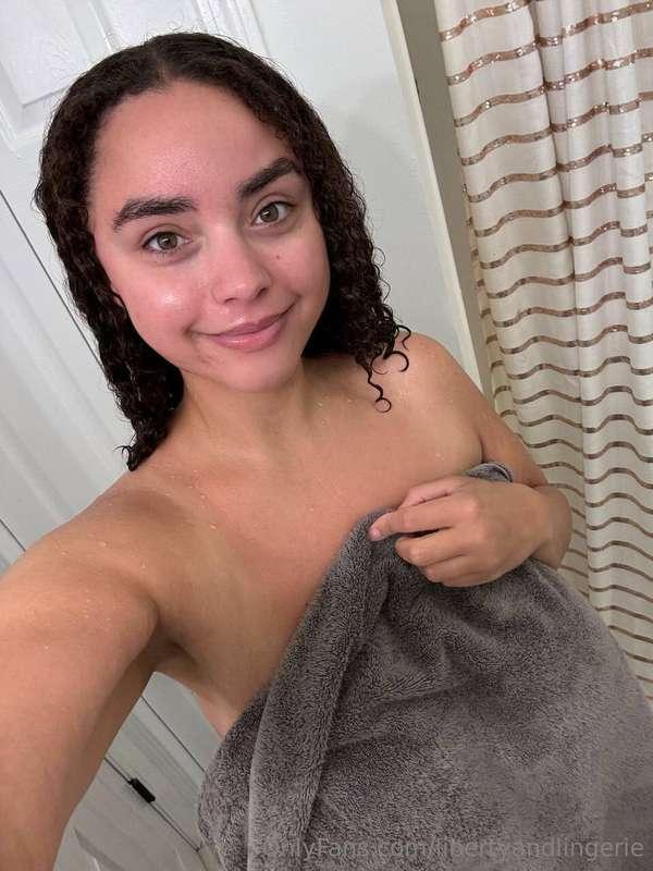 Hello from my post-shower face 🤪 💦 so!! I think my plan is t..