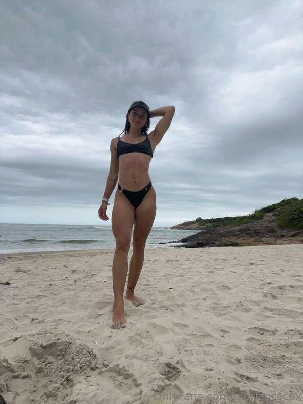 Body’s on vacation, mind’s in the gutter 🛏️🙈