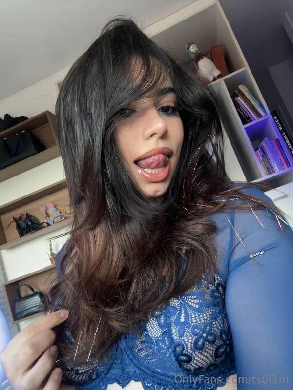 Feeling extra cute tonight in my lace… will you keep me comp..