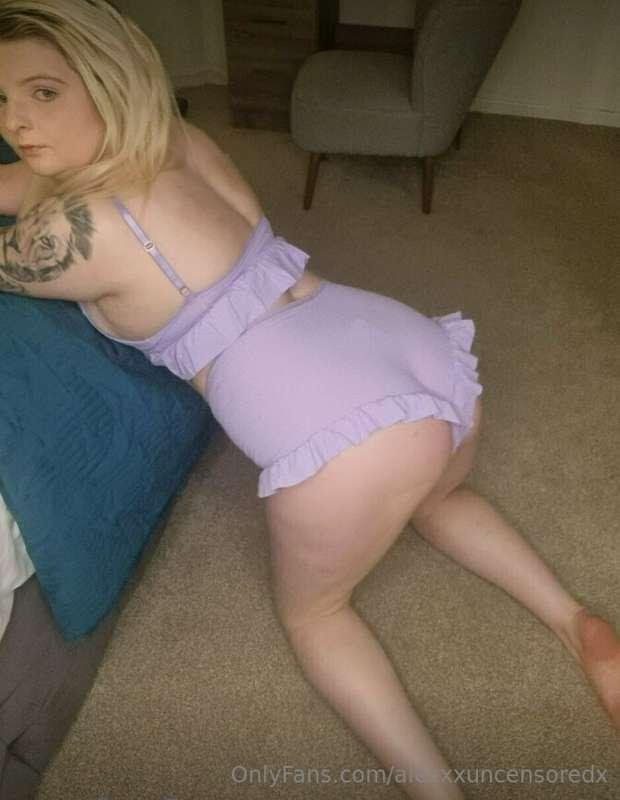  Had a cheeky little nap in just my knickers… wanna join nex..