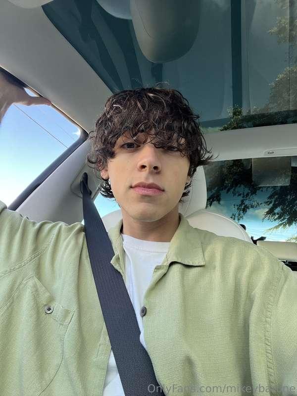 You ready to have some fun with me? Slide into my DMs 😌