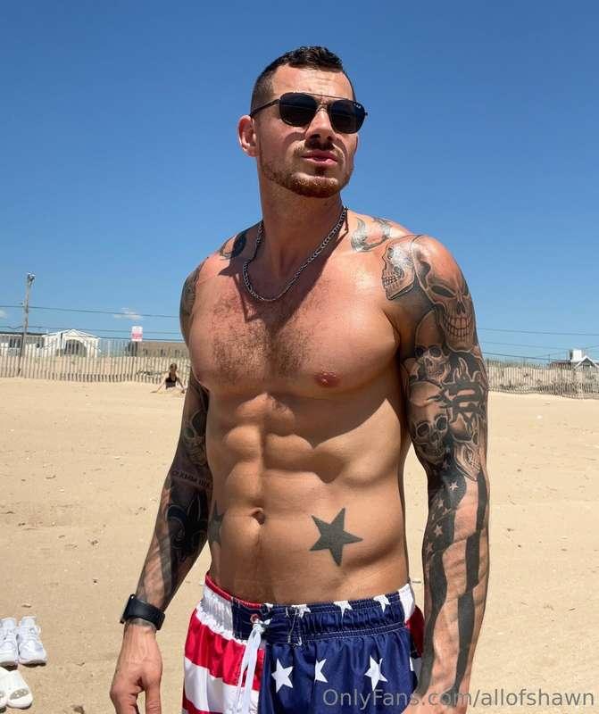 Beaches and babes 😉😜